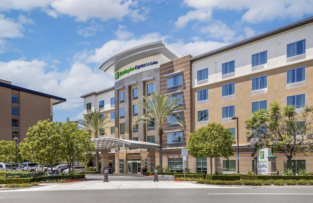 Holiday Inn Express & Suites Anaheim Resort Area By Ihg-1